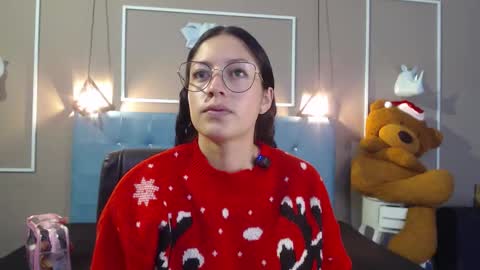 Snapshot of sofia_white3 chatting on 11.30.25 Sofa online show from 11.30.25