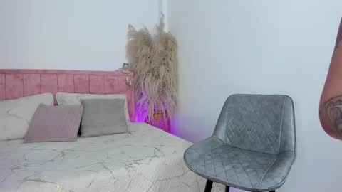 Sofia Wilson online show from 09.25.25