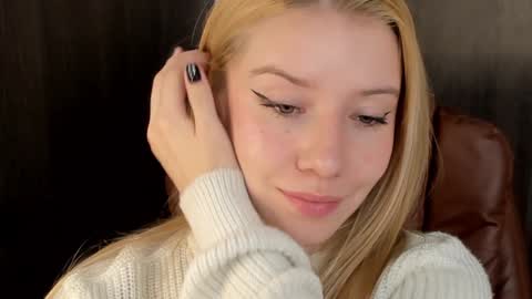 Snapshot of sofia_woodss chatting on 12.10.24 Sofia online show from 12.10.24