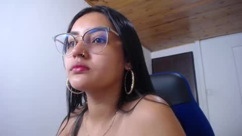 Snapshot of sofiaasexy19 chatting on 10.05.25 Sofia online show from 10.05.25