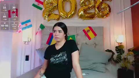 Snapshot of sofiabuitrago chatting on 06.20.26 sofi online show from 06.20.26