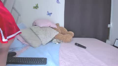 Snapshot of sofiacastillo01 chatting on 10.31.25 sofiacastillo01 online show from 10.31.25