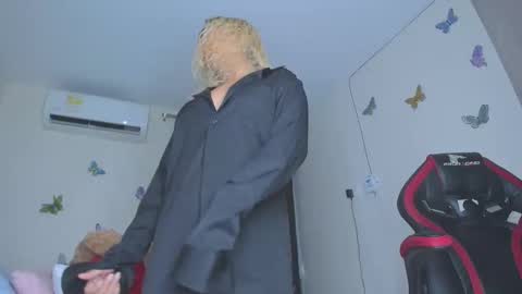 Snapshot of sofiacastillo01 chatting on 11.24.25 sofiacastillo01 online show from 11.24.25