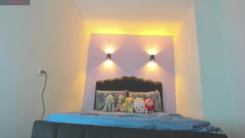 Sofia online show from 10.17.25