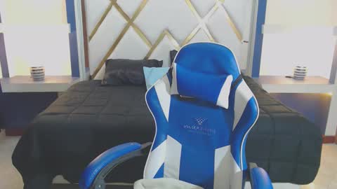 Snapshot of sofiadavis_23 chatting on 12.05.25 SOFIA online show from 12.05.25