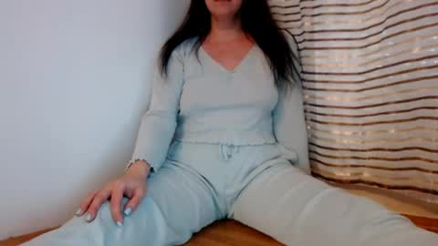 Snapshot of sofialenis chatting on 05.13.26 SofiaLenis online show from 05.13.26