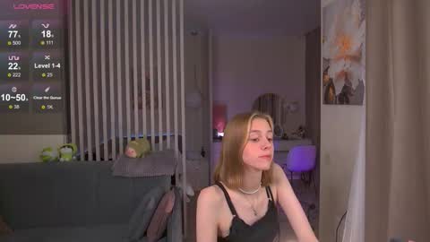 Sofia Help me overcome shynes with 100 thumbs up online show from 10.09.25