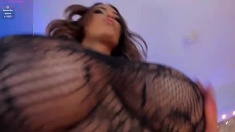 Sofia Reyes online show from 11.24.25