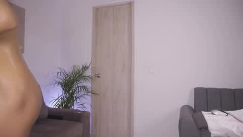 Sofia  online show from 11.24.25