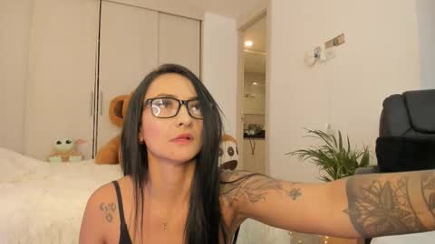 Snapshot of sofiaross1 chatting on 02.09.25 SOFIA independent model online show from 02.09.25