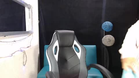 sofiaroyal23 online show from 04.16.26