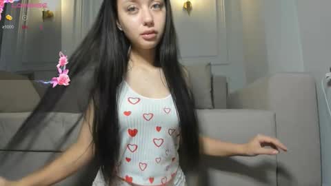 Snapshot of sofie__xoxo chatting on 10.27.25 sofie__xoxo online show from 10.27.25