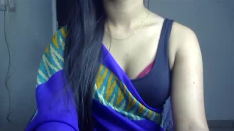 Snapshot of sofie_diva chatting on 12.11.24 divya online show from 12.11.24