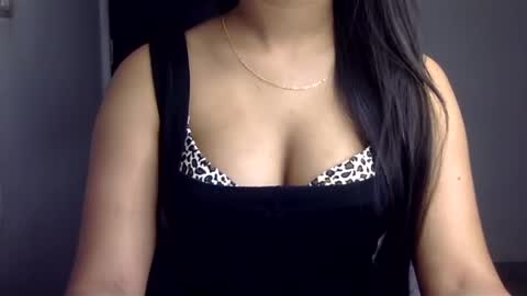 Snapshot of sofie_diva chatting on 01.14.25 divya online show from 01.14.25