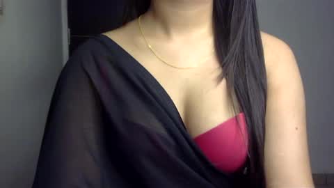 Snapshot of sofie_diva chatting on 02.07.25 divya online show from 02.07.25