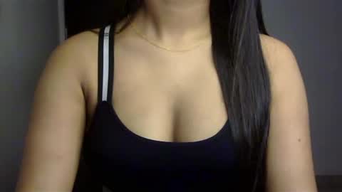 Snapshot of sofie_diva chatting on 02.09.25 divya online show from 02.09.25
