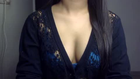 Snapshot of sofie_diva chatting on 02.10.25 divya online show from 02.10.25