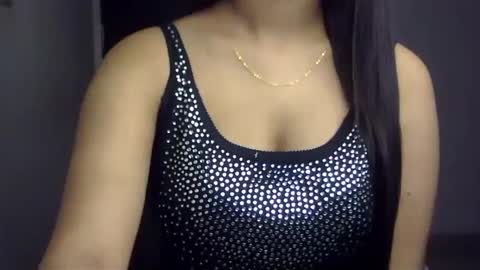 Snapshot of sofie_diva chatting on 02.13.25 divya online show from 02.13.25
