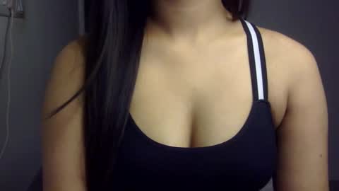 Snapshot of sofie_diva chatting on 03.09.25 divya online show from 03.09.25