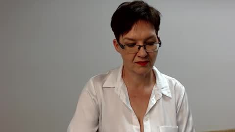 Snapshot of sofie_velvet chatting on 12.27.24 Sofie Velvet online show from 12.27.24