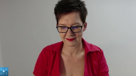 Snapshot of sofie_velvet chatting on 11.17.25 Sofie Velvet online show from 11.17.25