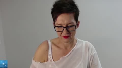 Snapshot of sofie_velvet chatting on 11.21.25 Sofie Velvet online show from 11.21.25