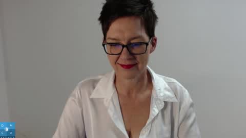 Snapshot of sofie_velvet chatting on 11.24.25 Sofie Velvet online show from 11.24.25