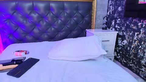 Snapshot of sofierosse_ chatting on 02.17.25 Sofie Rosee online show from 02.17.25