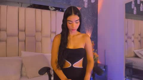 Snapshot of sofiewild_ chatting on 10.19.25 sofie online show from 10.19.25