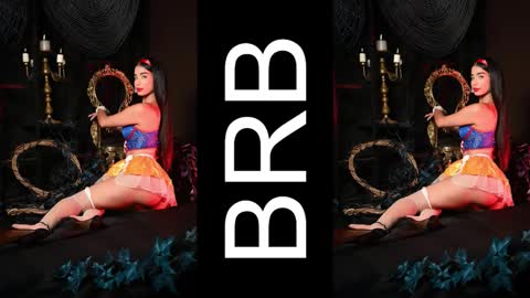 Snapshot of sofiewild_ chatting on 11.13.25 sofie online show from 11.13.25