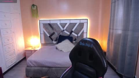 Snapshot of sofii_cute01 chatting on 03.06.25 sofii_cute01 online show from 03.06.25