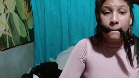 Snapshot of sofiia_77 chatting on 01.12.25 sofi online show from 01.12.25
