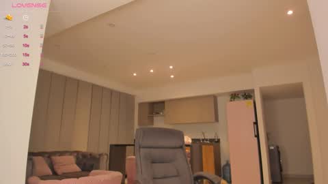 Snapshot of sofiia_pink chatting on 02.14.26 online show from 02.14.26