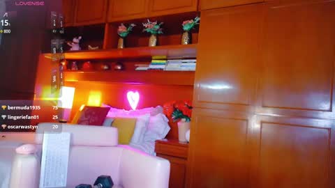 Snapshot of sofiiboniita_ chatting on 02.20.25 Sofa bonita online show from 02.20.25