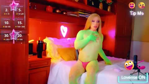 Snapshot of sofiiboniita_ chatting on 09.19.25 Sofa bonita online show from 09.19.25