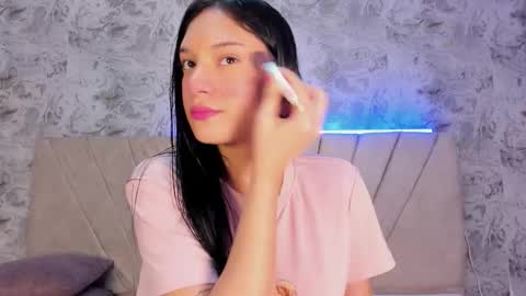 Snapshot of sofiluxurya chatting on 10.21.25 SofiLuxurya online show from 10.21.25
