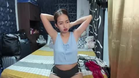 Snapshot of soft_angel8 chatting on 11.07.25 Angel online show from 11.07.25