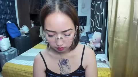 Snapshot of soft_angel8 chatting on 11.20.25 Angel online show from 11.20.25