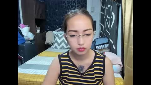 Snapshot of soft_angel8 chatting on 11.22.25 Angel online show from 11.22.25