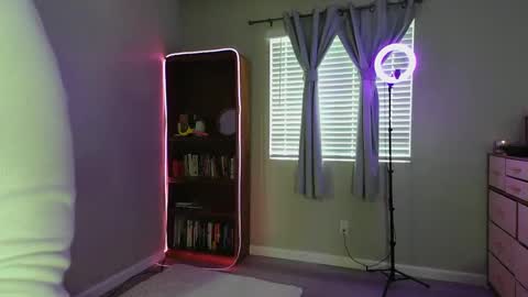 Streaming 1129 7pm PST online show from 01.18.26