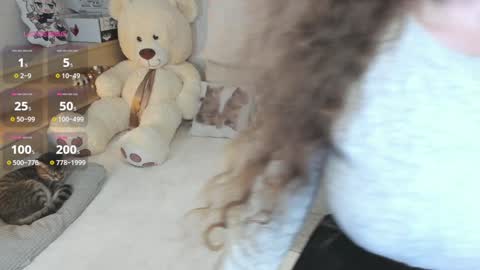 Mia online show from 12.03.24