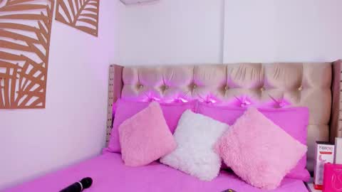 Snapshot of sofynovoa chatting on 02.01.26 online show from 02.01.26