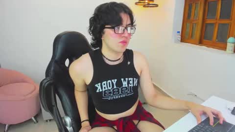 Snapshot of sohokat_doll chatting on 09.16.25 Sohokat Doll online show from 09.16.25