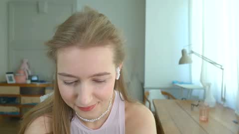 Snapshot of solar_bella chatting on 01.25.25 Bella online show from 01.25.25