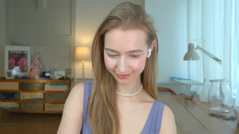 Snapshot of solar_bella chatting on 01.26.25 Bella online show from 01.26.25