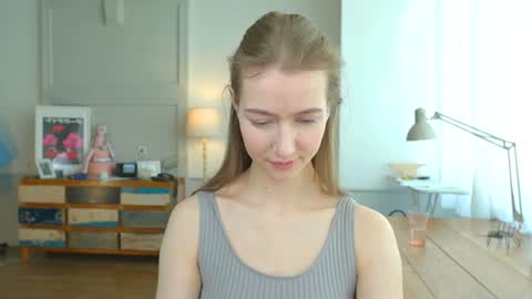 Snapshot of solar_bella chatting on 01.29.25 Bella online show from 01.29.25