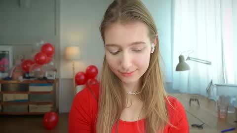 Snapshot of solar_bella chatting on 02.14.25 Bella online show from 02.14.25