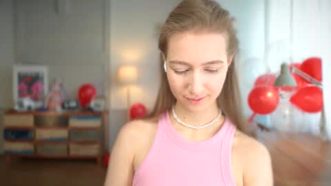 Snapshot of solar_bella chatting on 02.17.25 Bella online show from 02.17.25