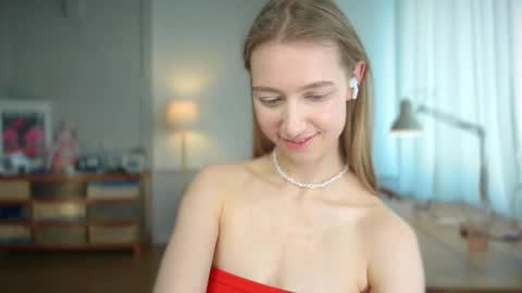 Snapshot of solar_bella chatting on 02.24.25 Bella online show from 02.24.25