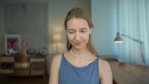 Snapshot of solar_bella chatting on 02.25.25 Bella online show from 02.25.25